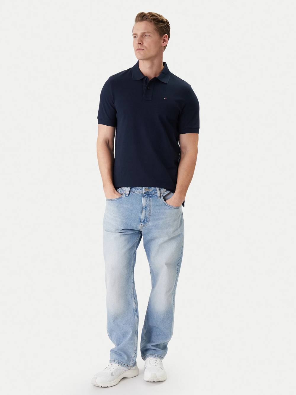 detail Tommy Jeans pánske modré polo tričko
