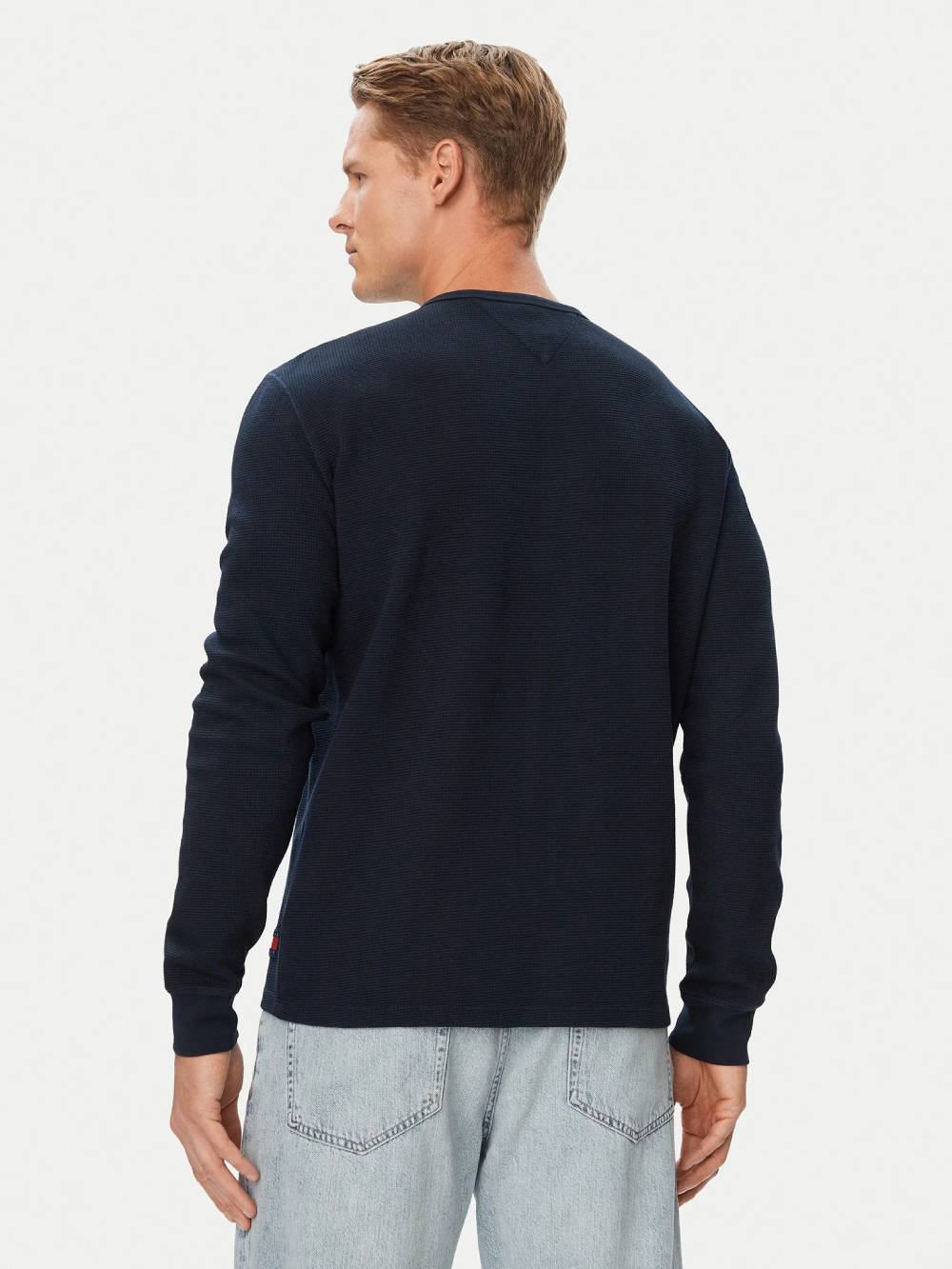 detail TJM REG WASHED WAFFLE HENLEY