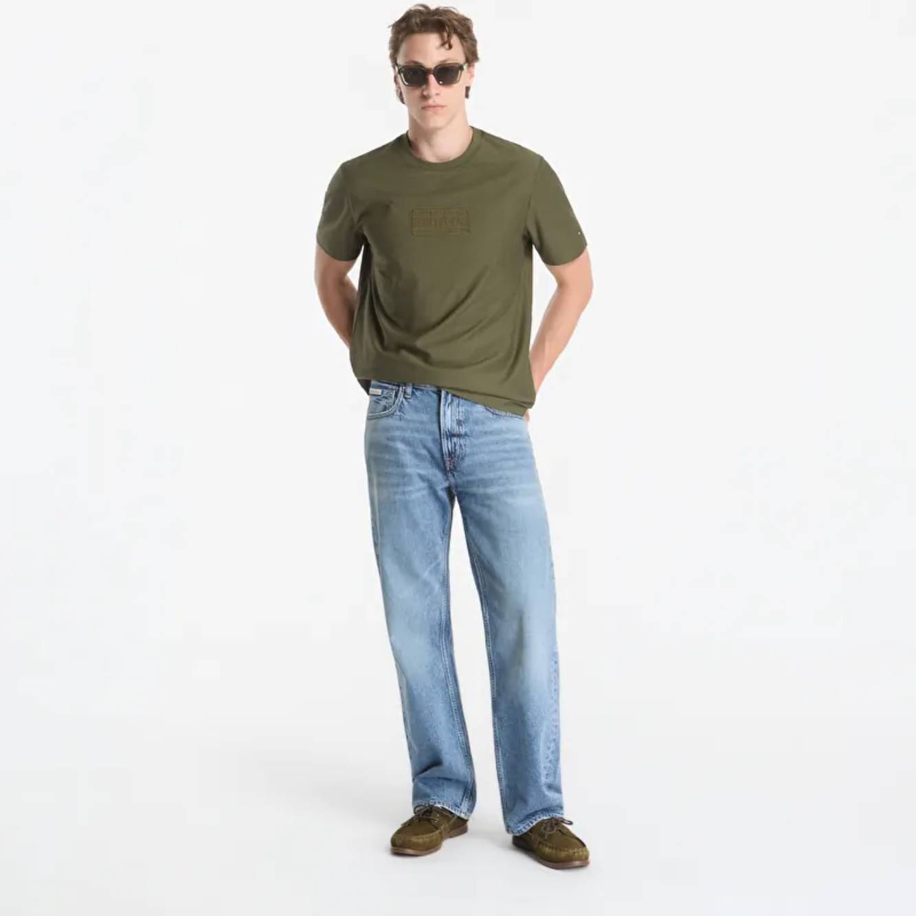 detail Tommy Hilfiger pánske khaki tričko