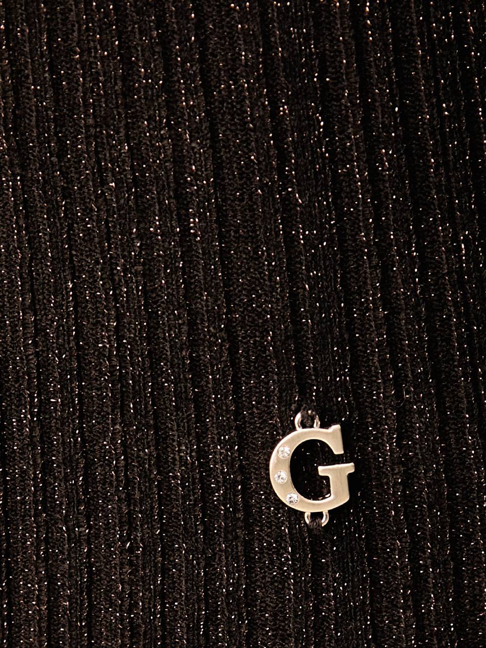 detail Guess dámsky hnedý rolák