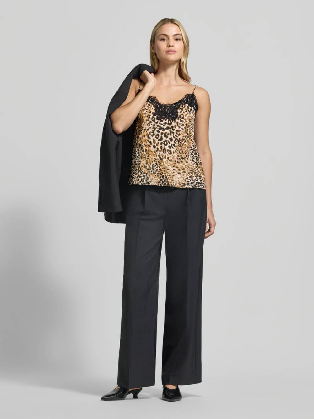 detail Guess dámsky vzorovaný top