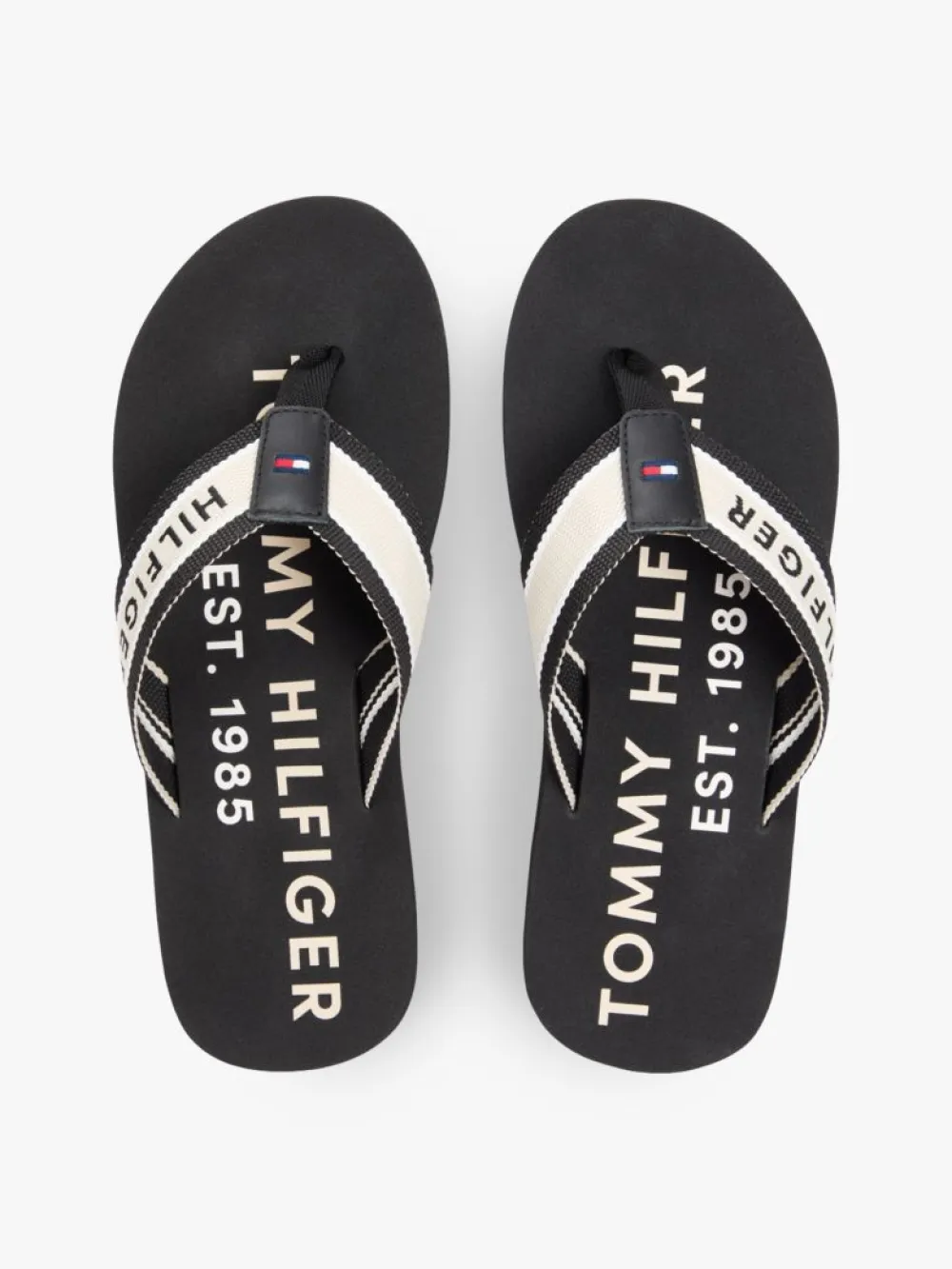 detail Tommy Hilfiger pánske čierne žabky