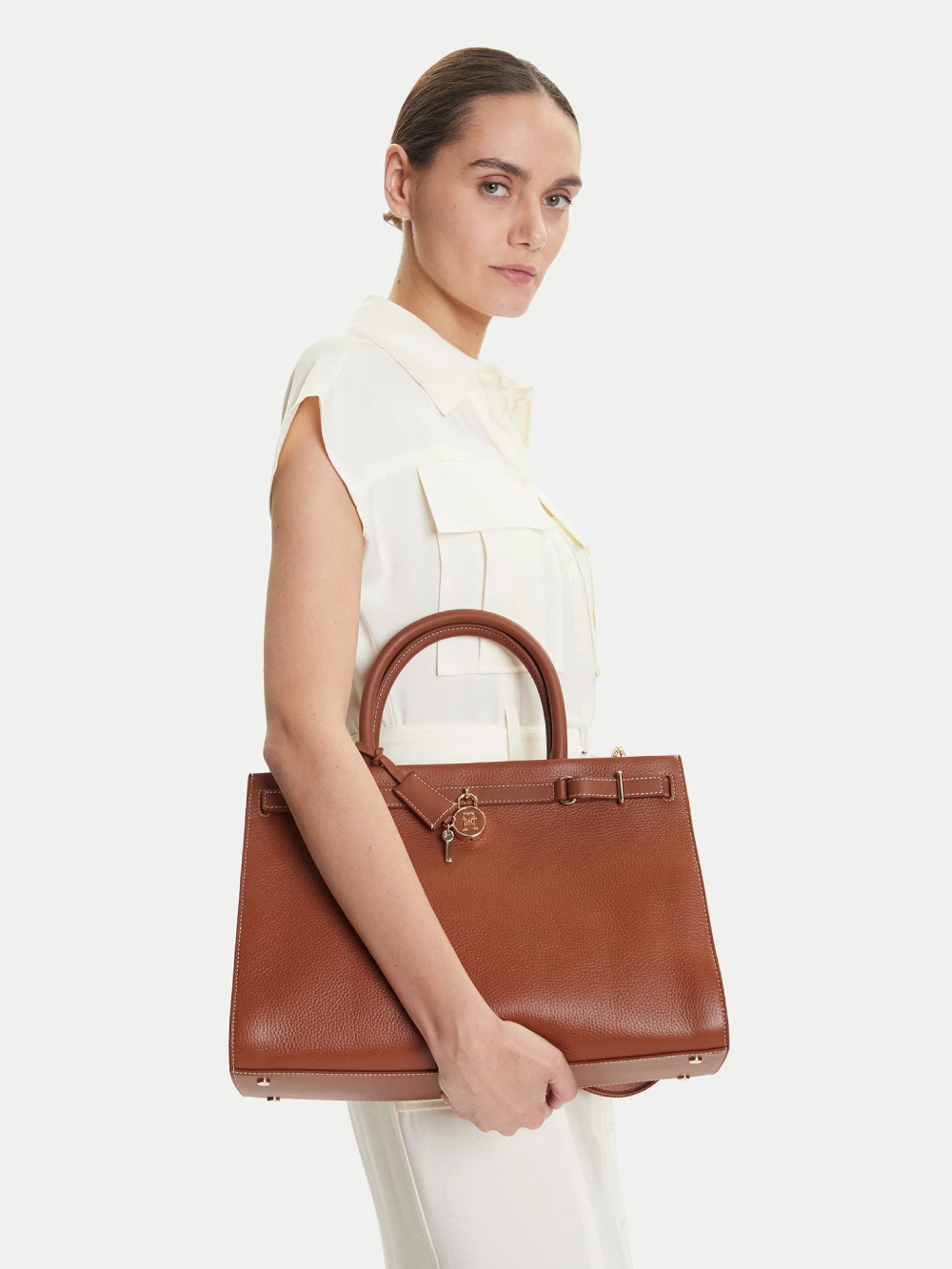 detail Tommy Hilfiger dámska kožená kabelka