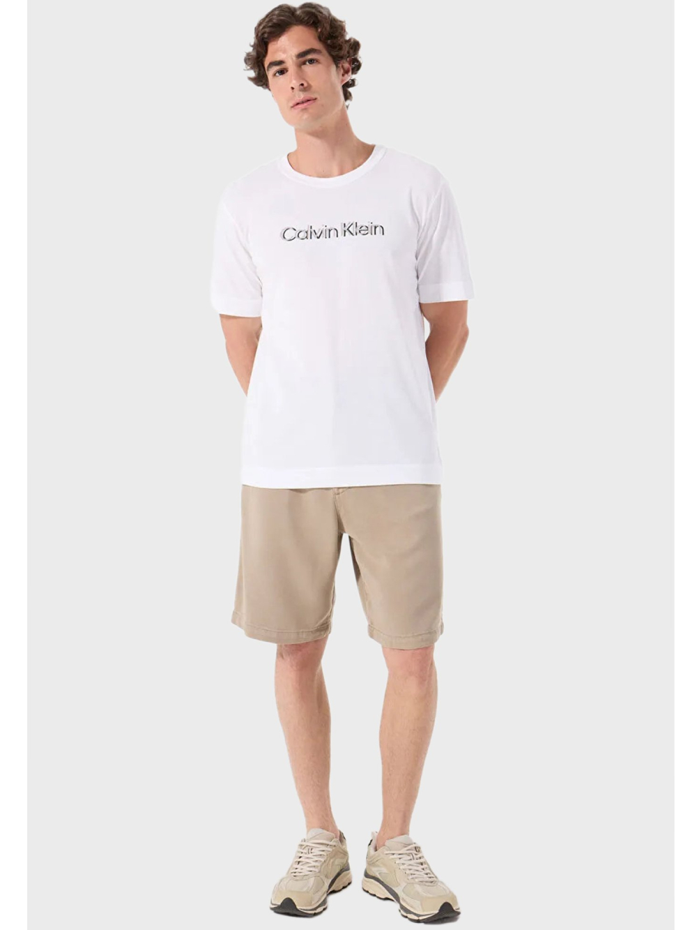 detail Calvin Klein pánske béžové šortky