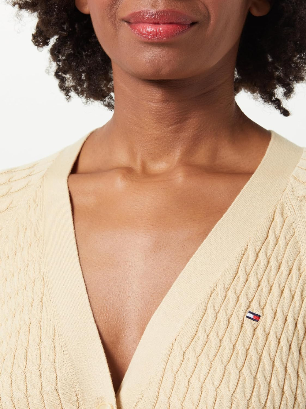 detail Tommy Hilfiger dámsky béžový sveter
