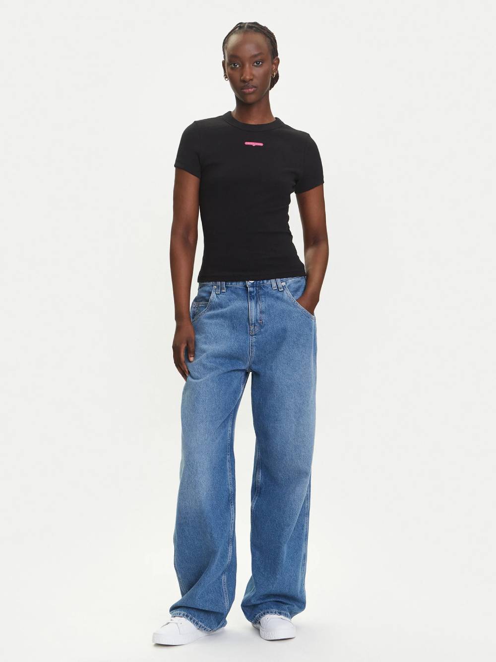 detail TJW SLIM SCRIPT LABEL SS TEE E