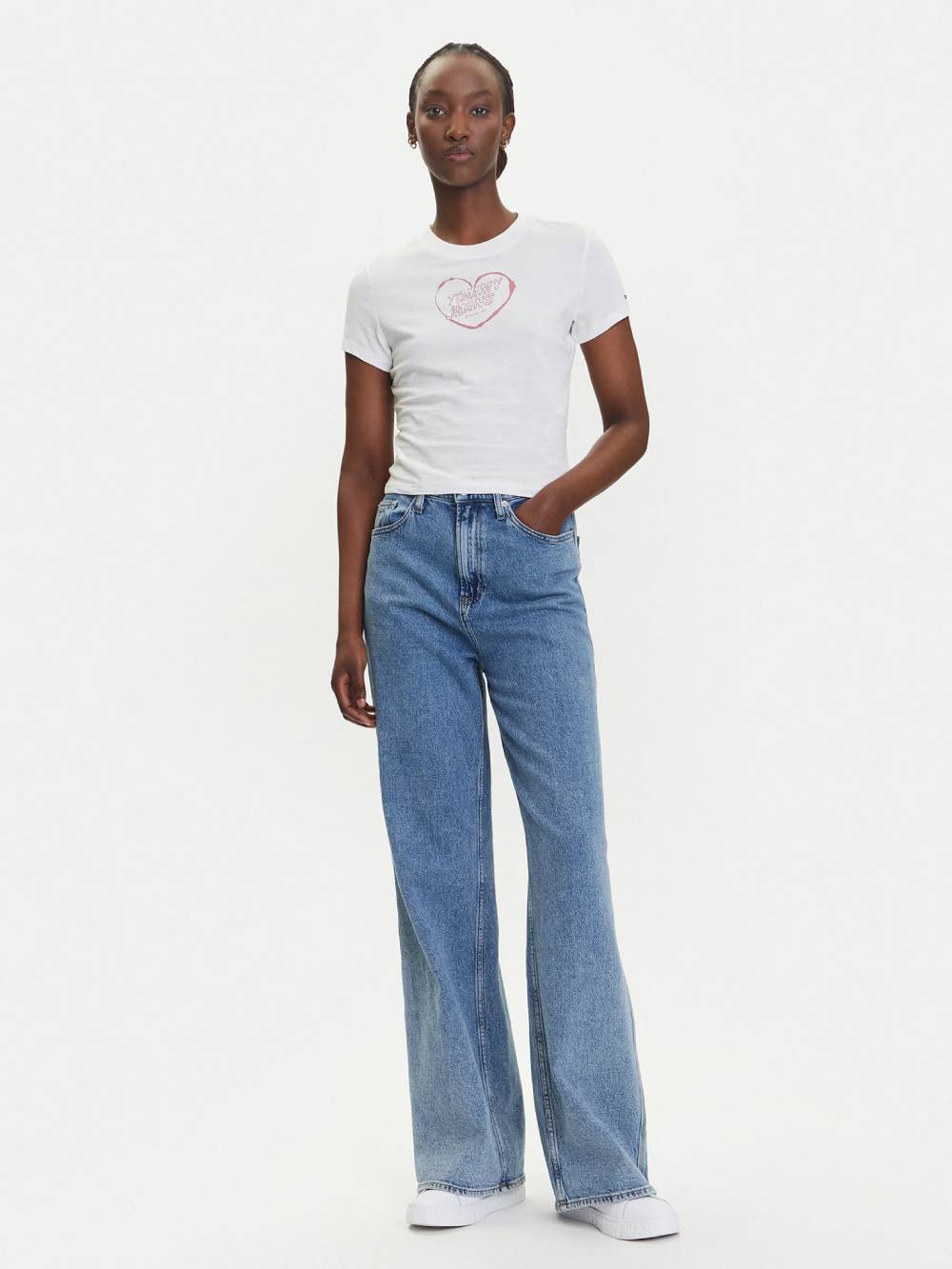 detail TJW SLIM SH HEART TEE