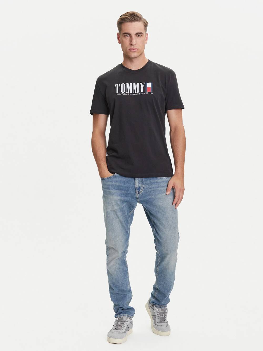 detail TJM REG TOMMY DNA FLAG TEE EXT