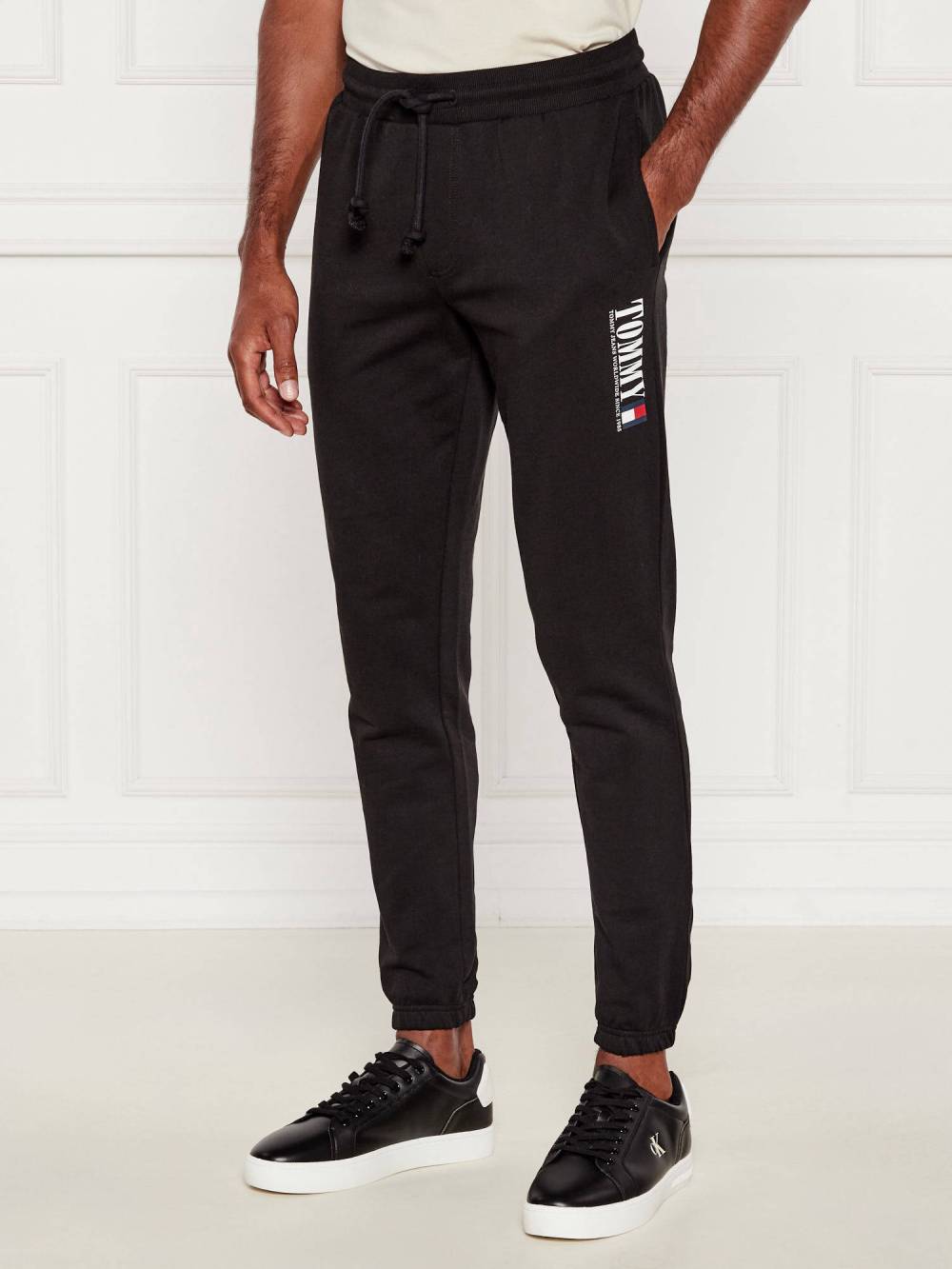 detail TJM SLIM RWB DNA GRAPHIC PANT