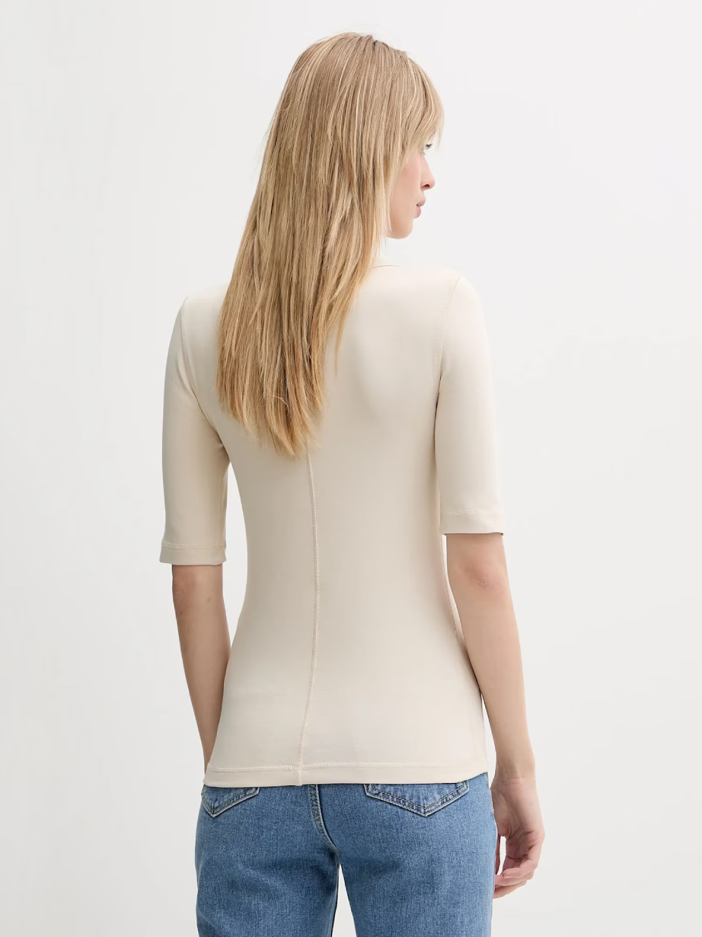 detail Calvin Klein dámske béžové tričko