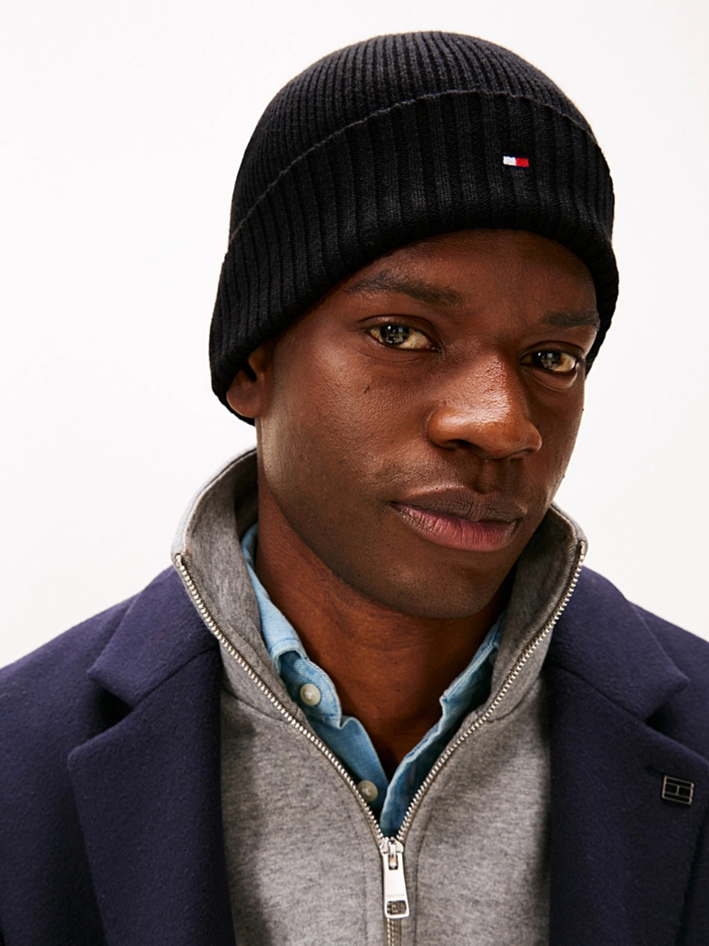 detail Tommy Hilfiger pánska čierna čiapka