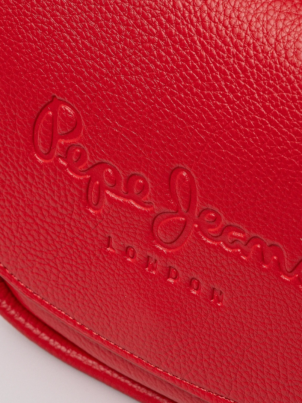 detail Pepe Jeans dámska červená kabelka