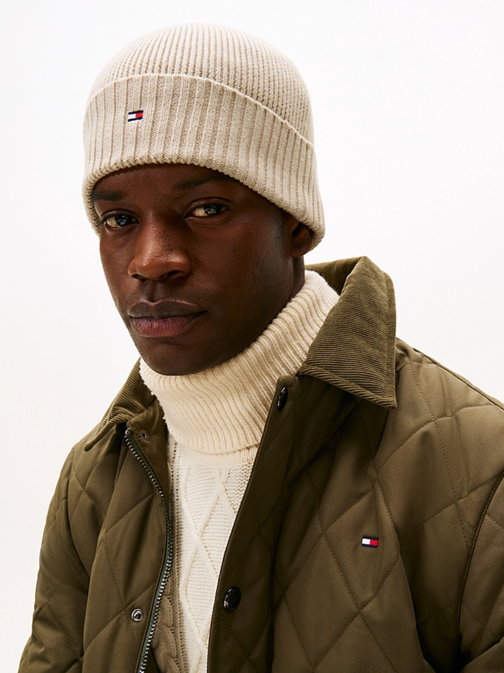 detail Tommy Hilfiger pánska béžová čiapka 