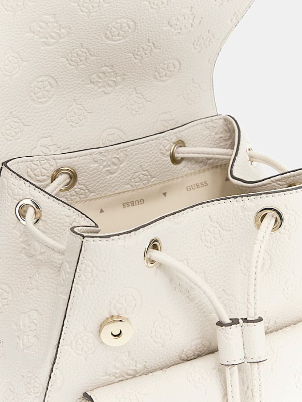 detail Guess dámsky krémový batoh