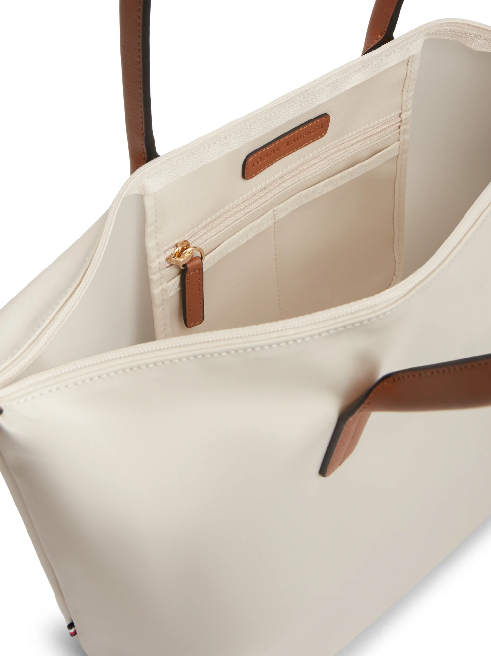 detail Tommy Hilfiger dámska krémová kabelka