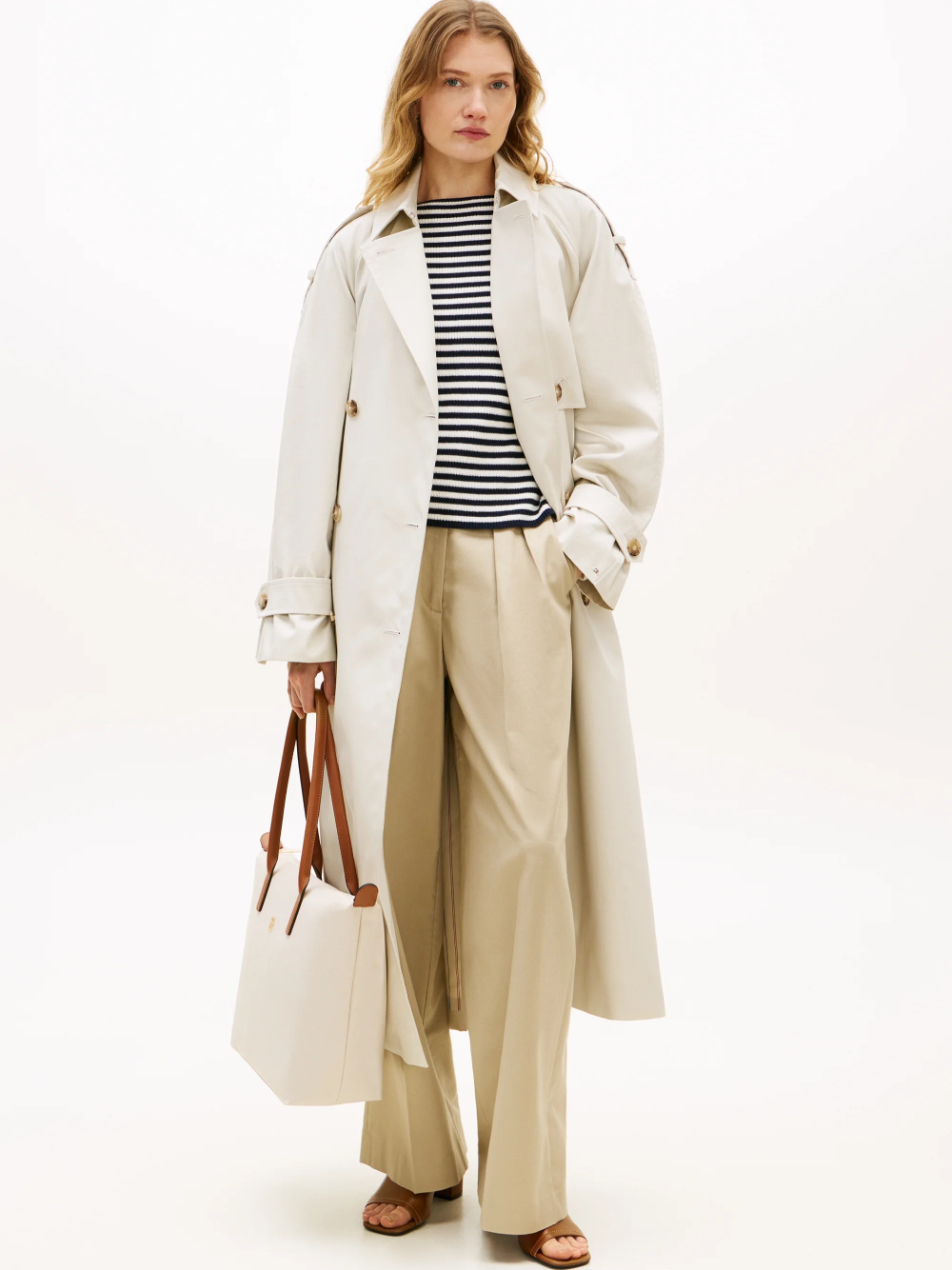 detail Tommy Hilfiger dámska krémová kabelka