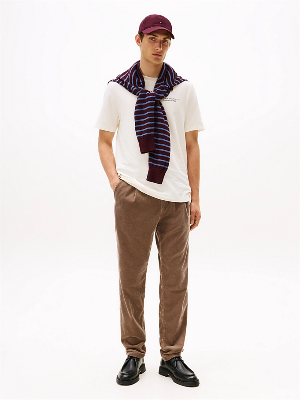 detail Tommy Hilfiger pánske krémové tričko