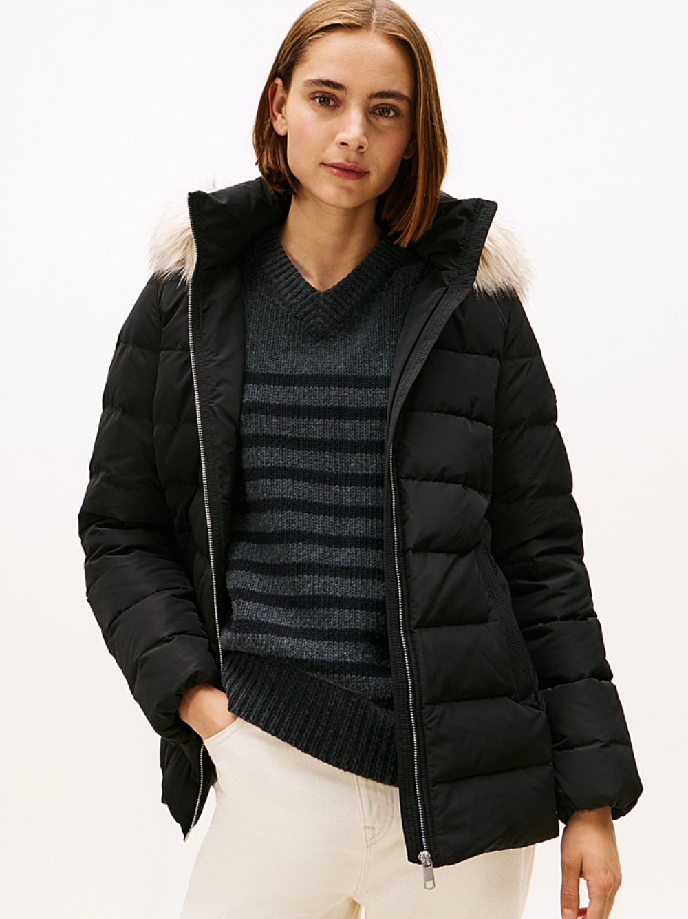 detail Tommy Hilfiger dámska čierna páperová bunda 