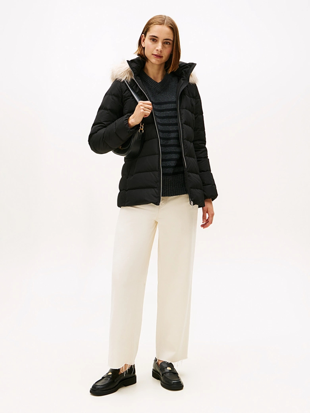 detail Tommy Hilfiger dámska čierna páperová bunda 