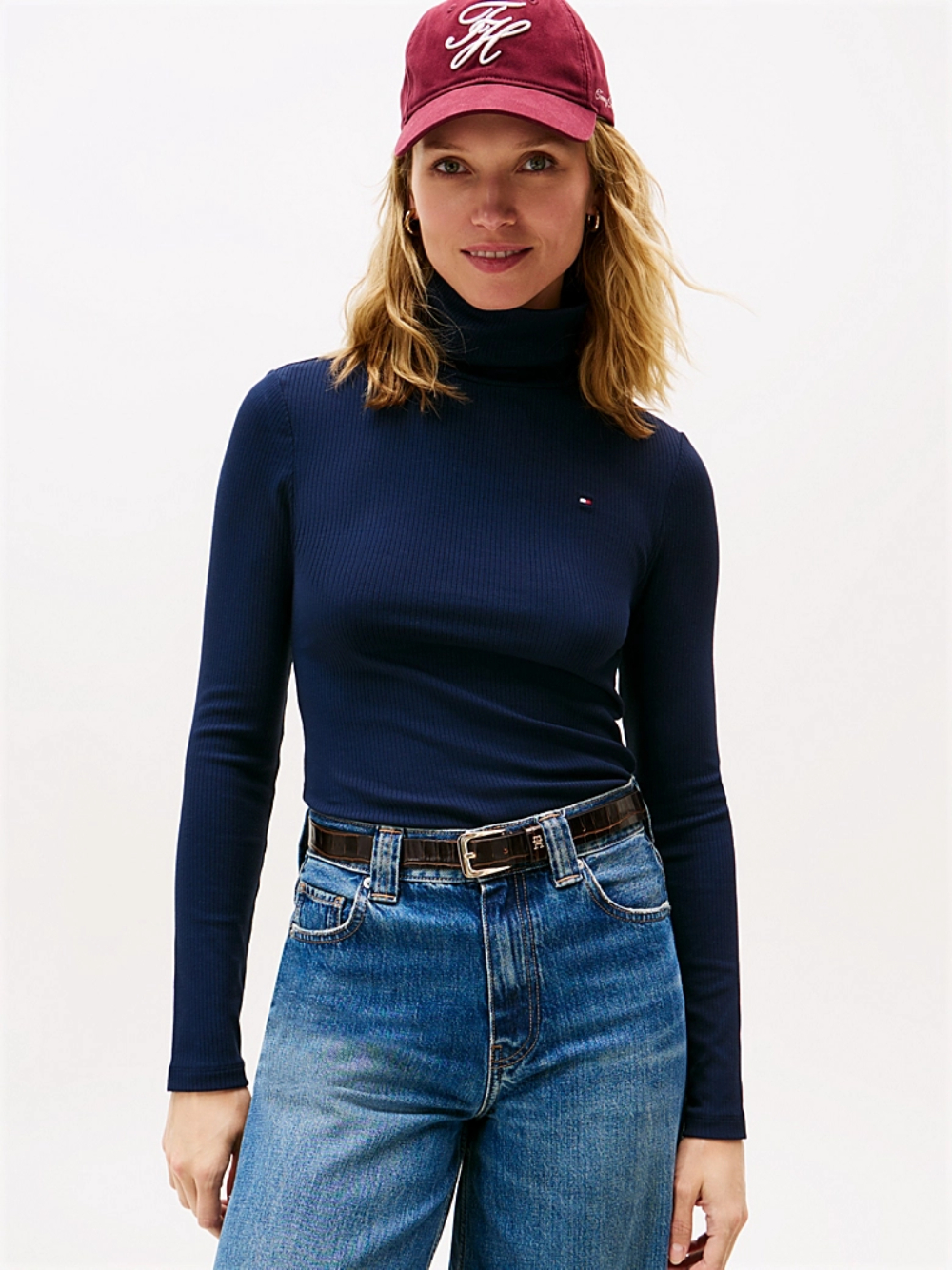 detail Tommy Hilfiger dámsky tmavomodrý rolák