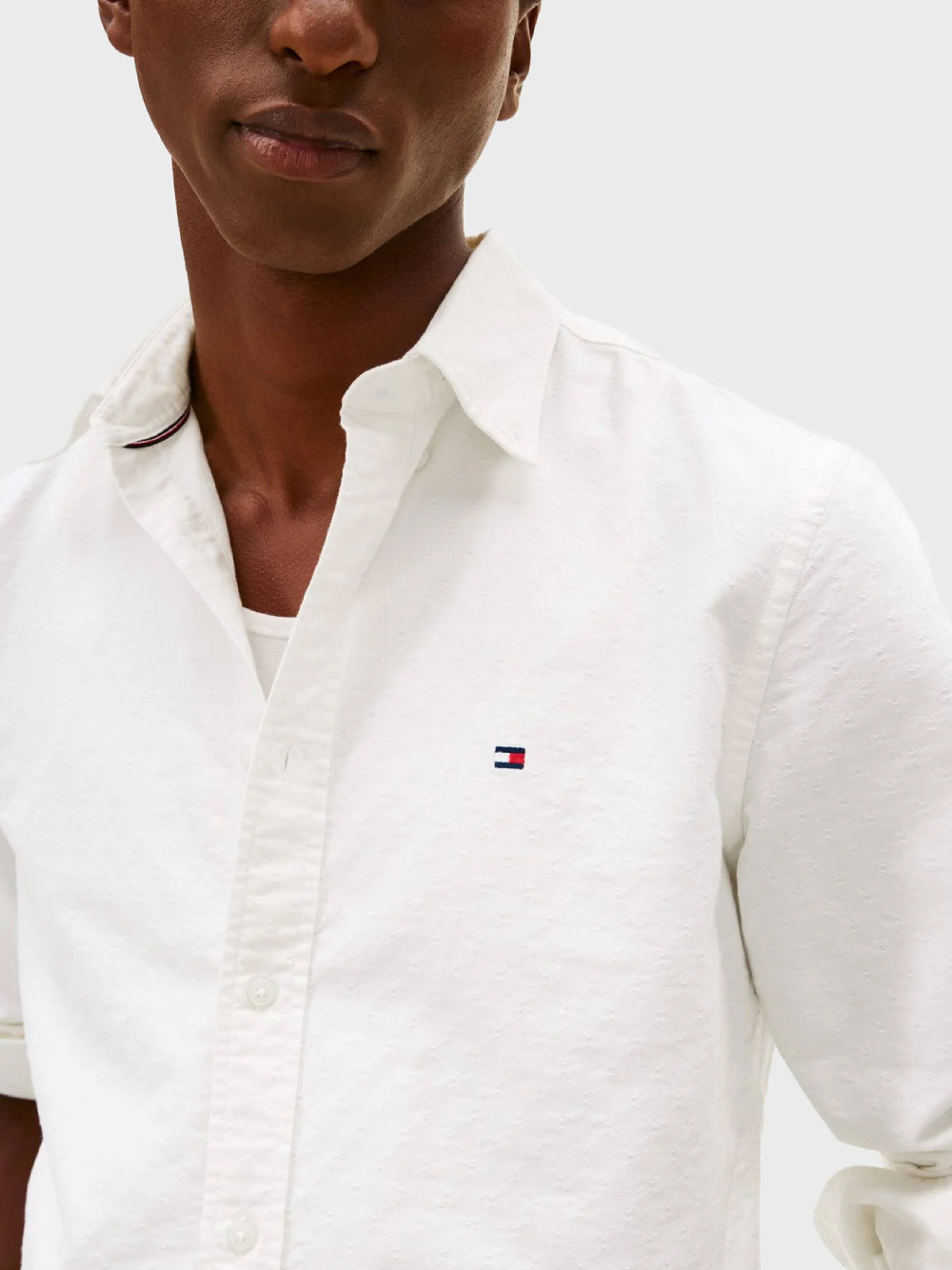 detail Tommy Hilfiger pánska biela košeľa