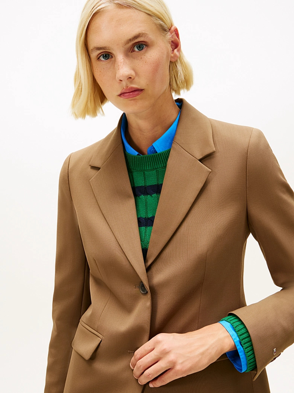 detail Tommy Hilfiger dámske hnedé sako