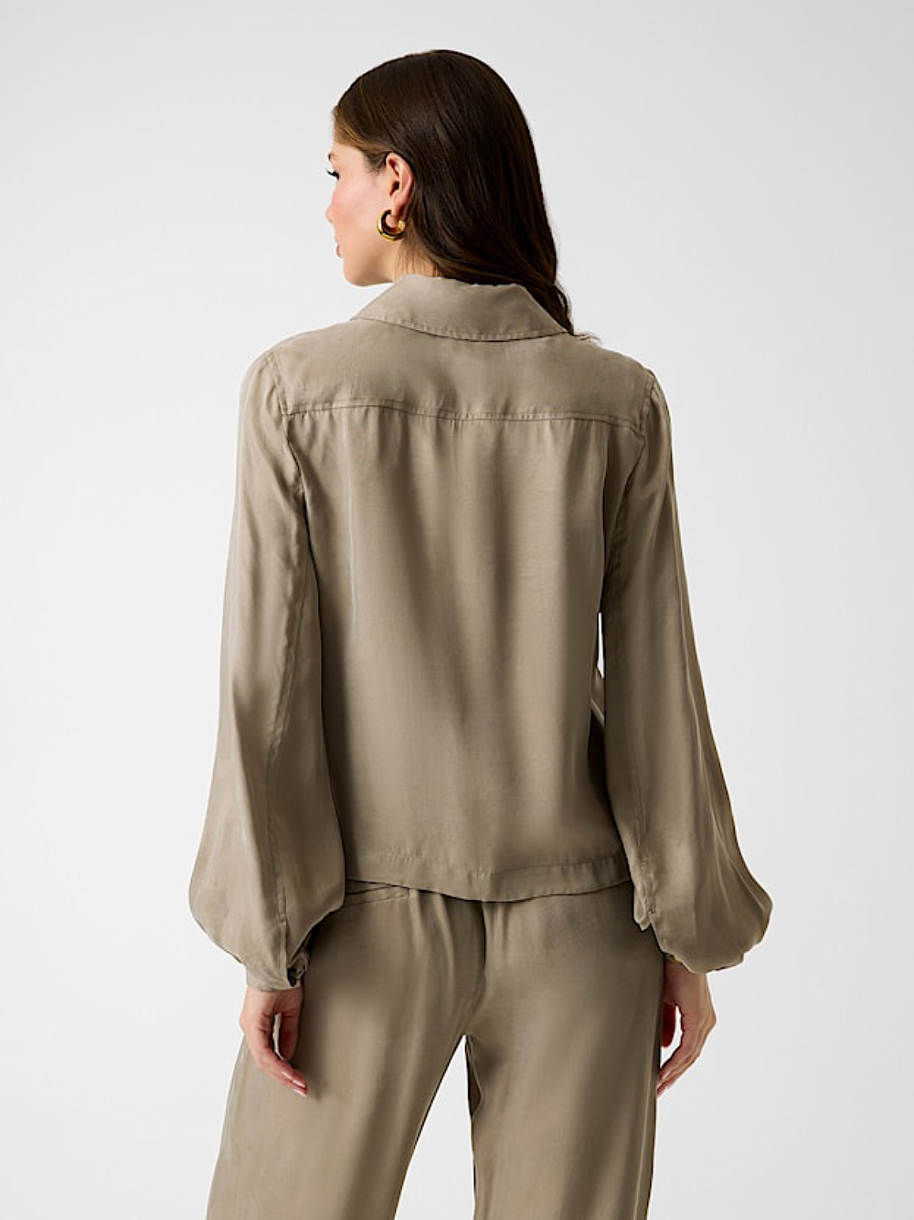 detail Guess dámska khaki košeľa 