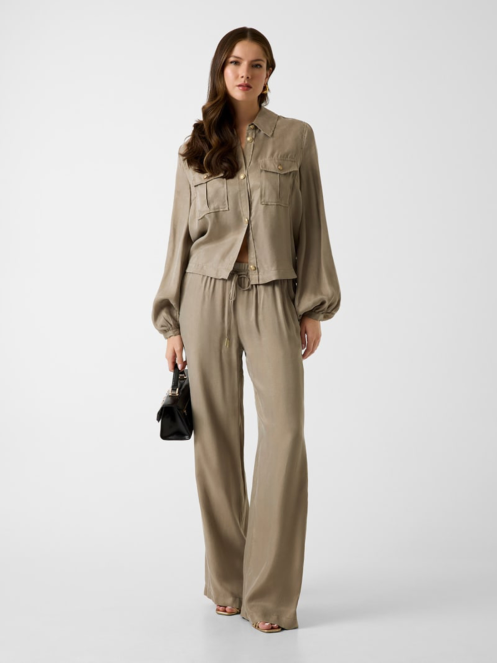 detail Guess dámska khaki košeľa 