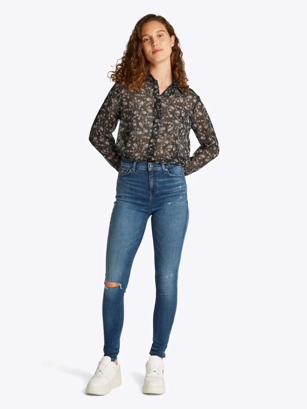 detail Tommy Jeans dámska čierna vzorovaná blúzka