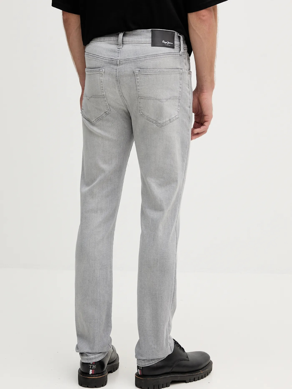 detail Pepe Jeans pánske šedé džínsy