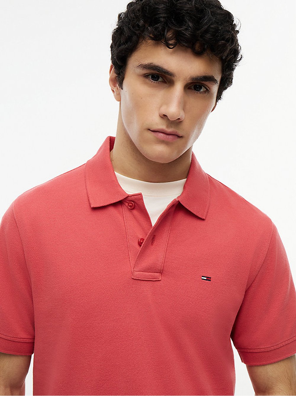 detail Tommy Jeans pánske červené polo tričko