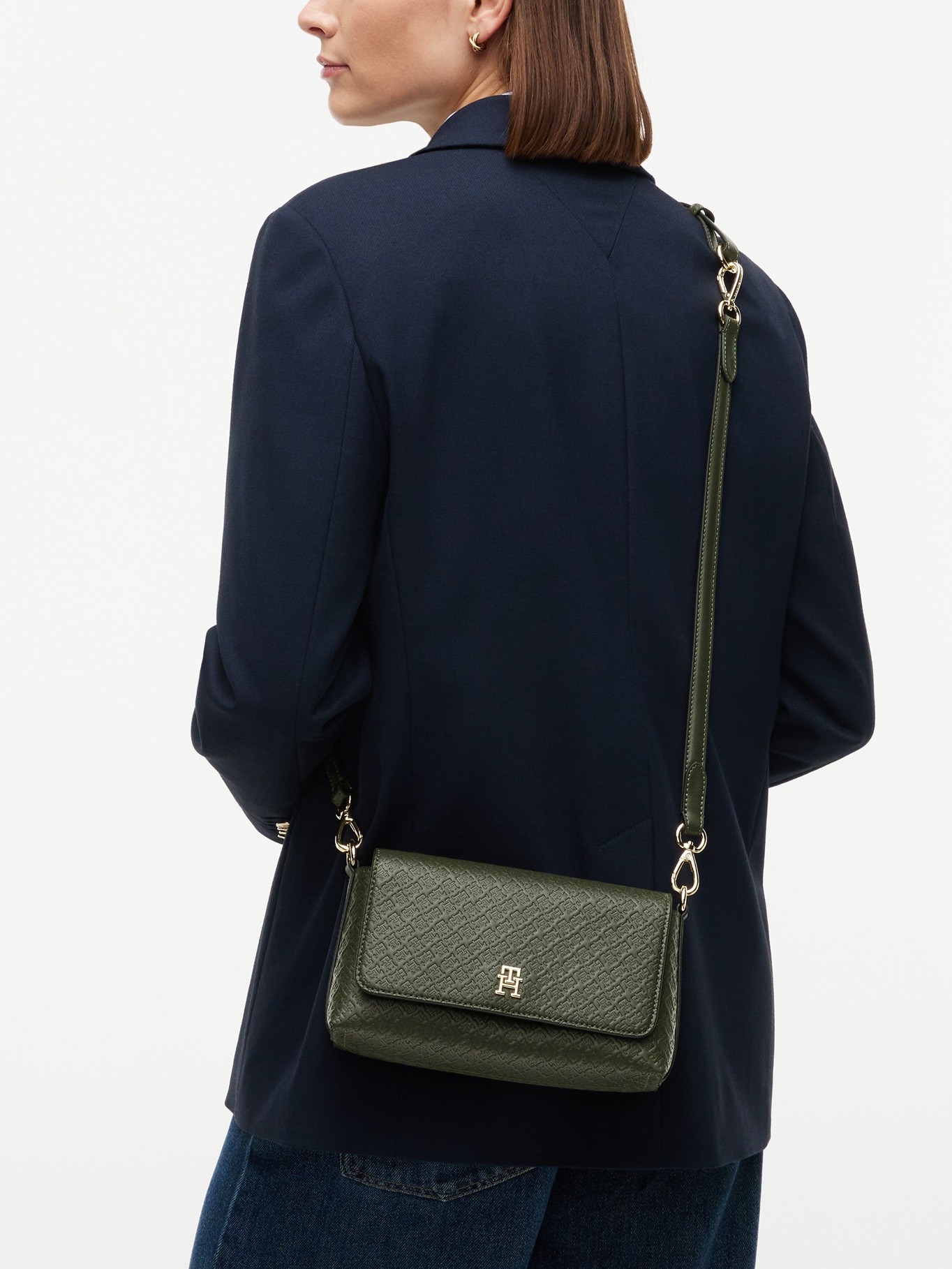 detail Tommy Hilfiger dámska tmavo zelená kabelka
