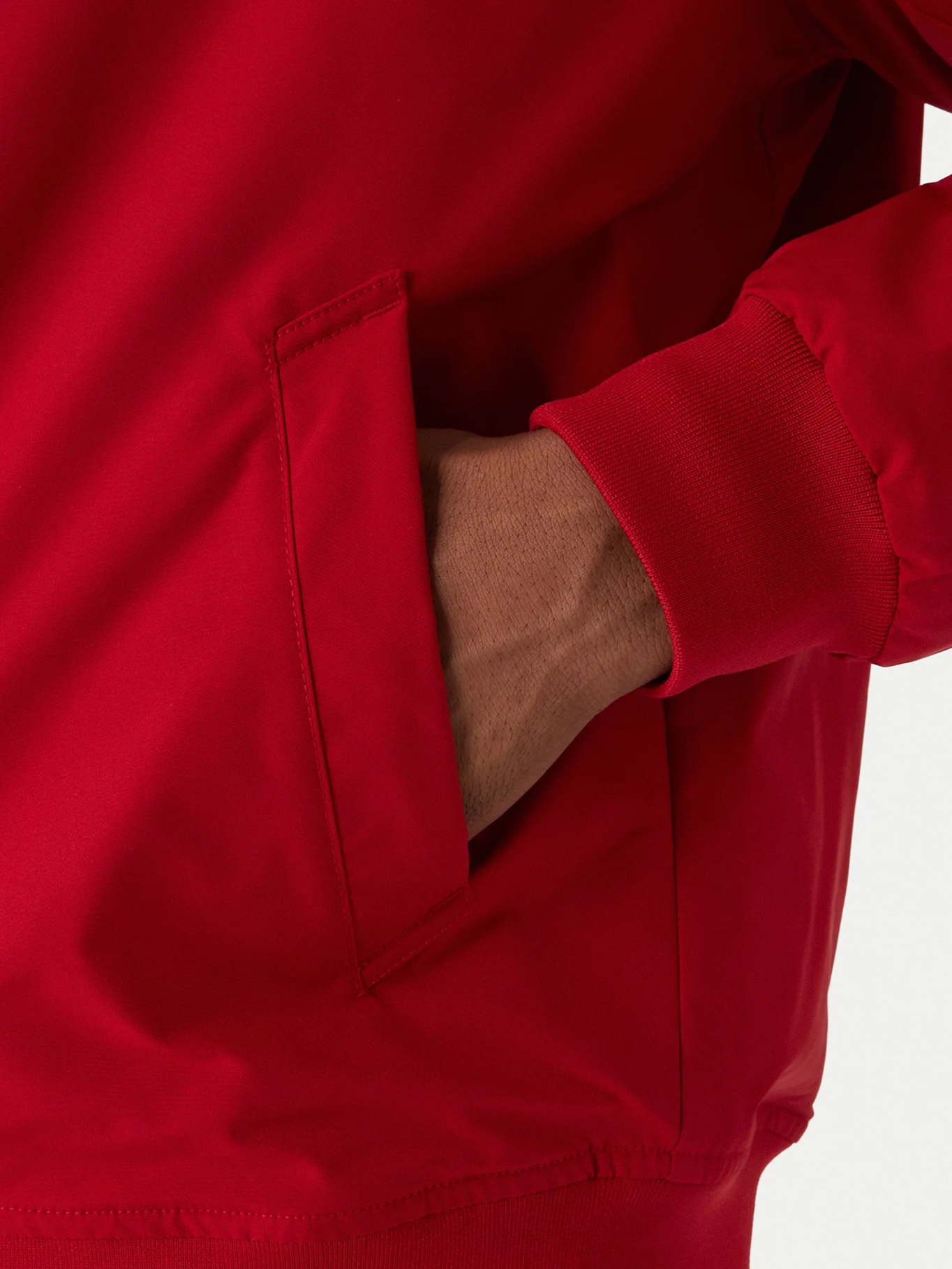 detail Tommy Hilfiger pánska červená bunda