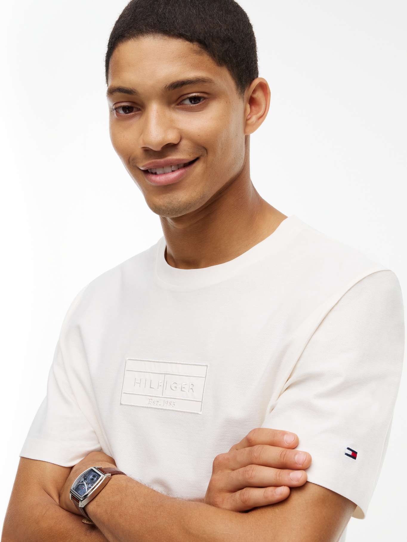 detail Tommy Hilfiger pánske krémové tričko