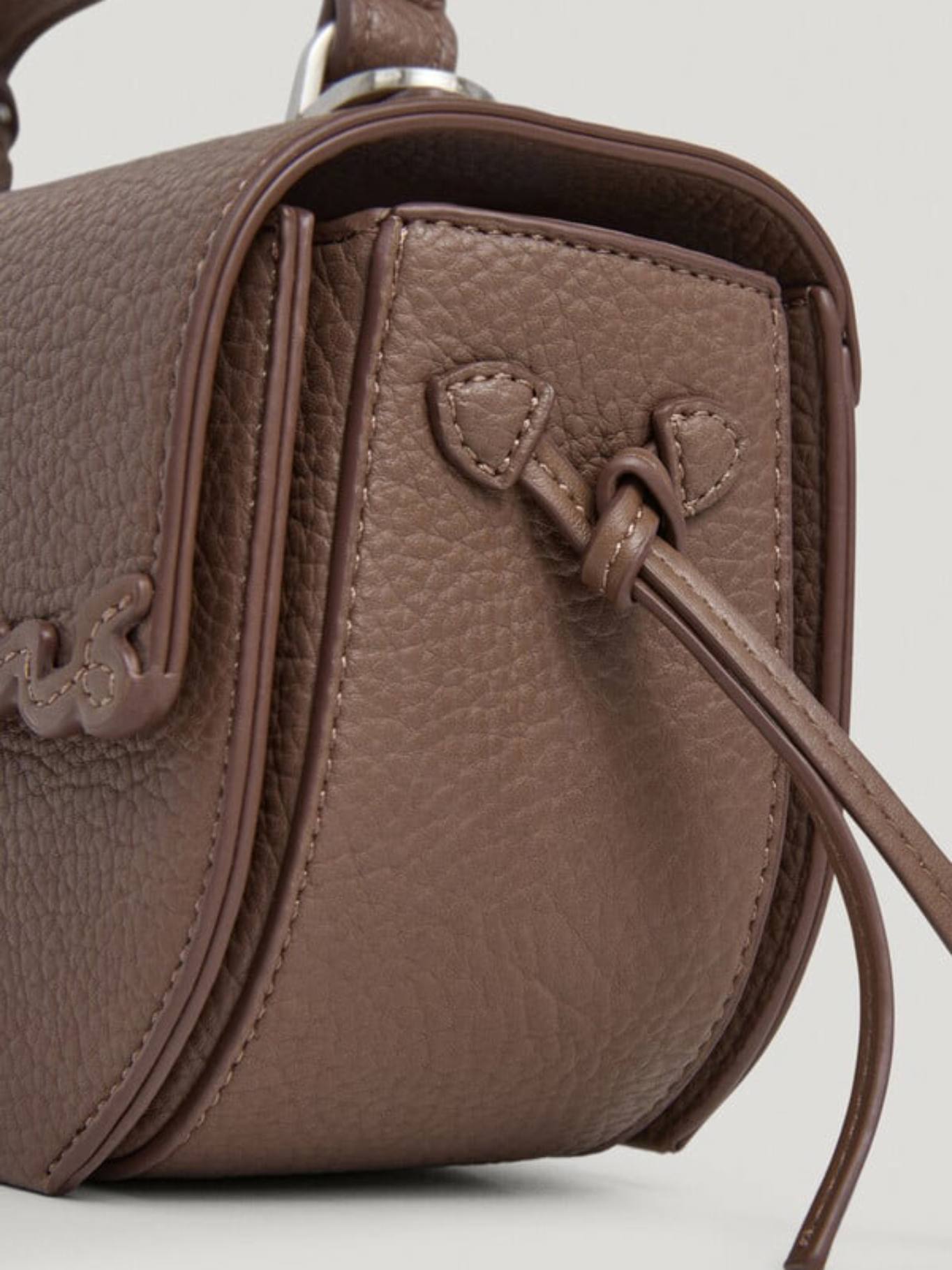 detail Pepe Jeans dámska hnedá kabelka