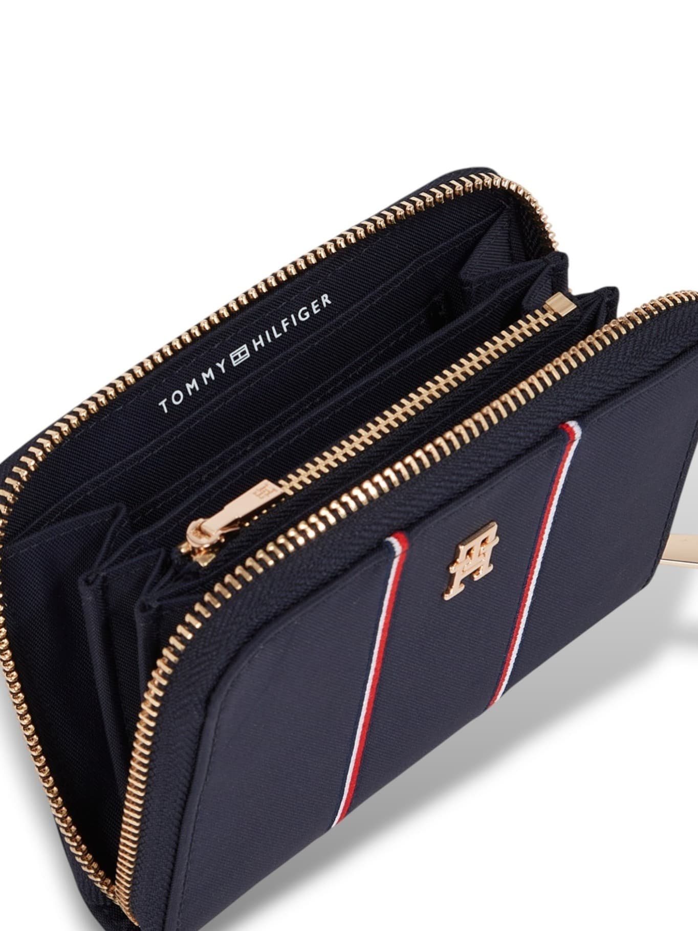 detail Tommy Hilfiger dámska tmavo modrá peňaženka