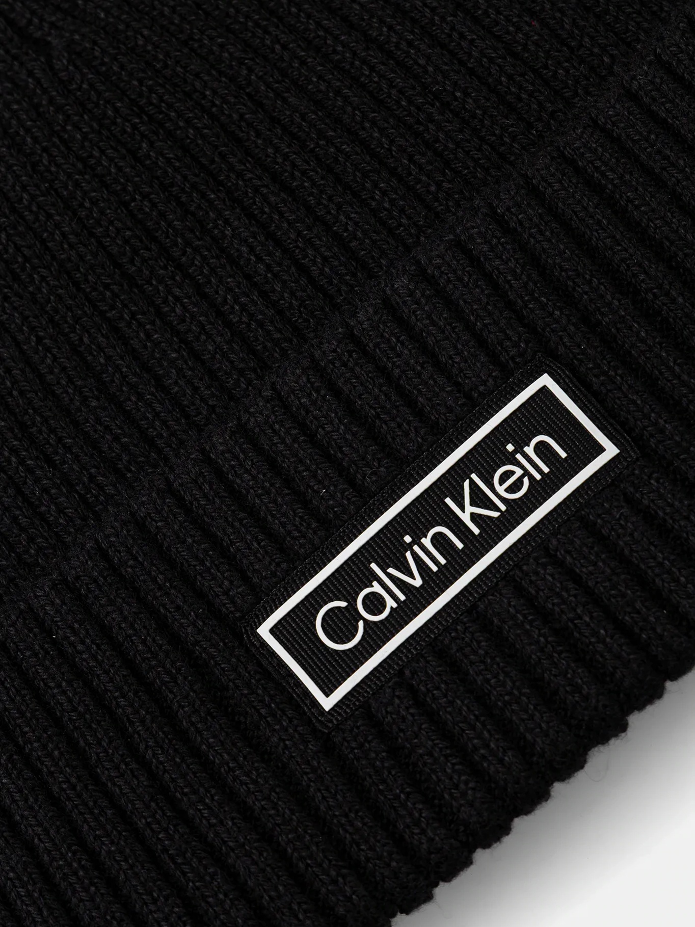 detail Calvin Klein pánska čierna čiapka