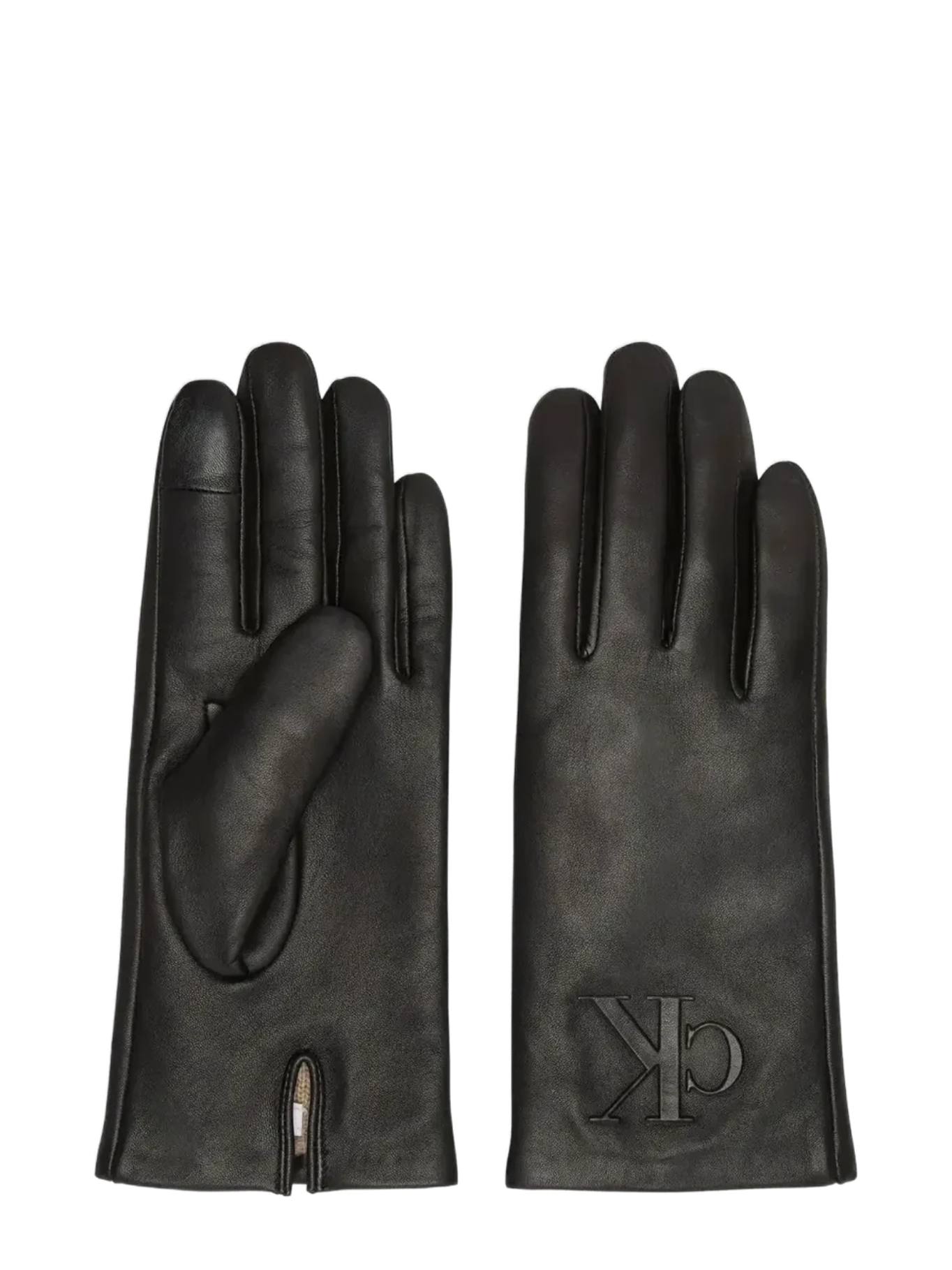 detail Calvin Klein dámske čierne kožené rukavice
