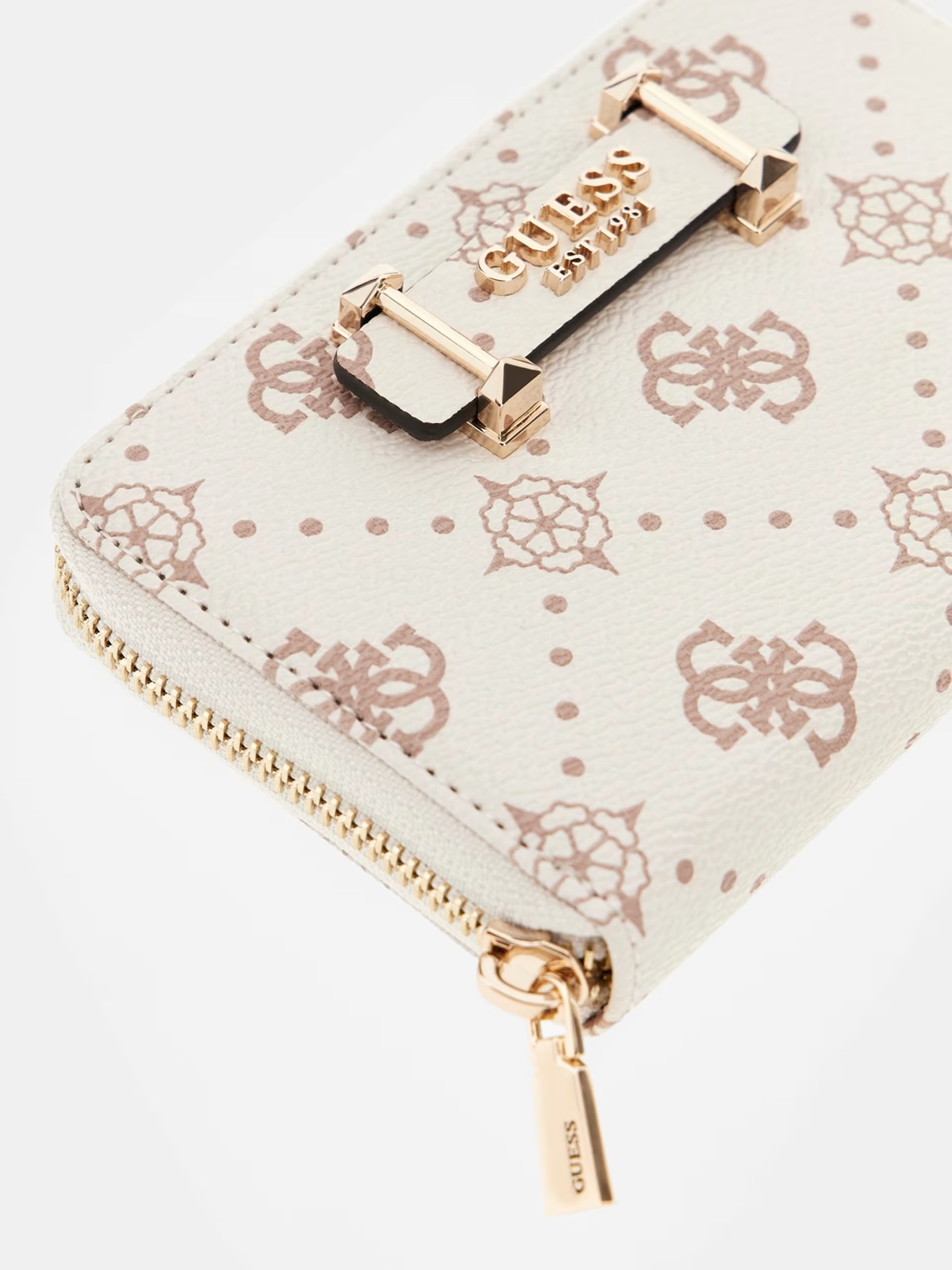 detail   Guess dámska krémová peňaženka