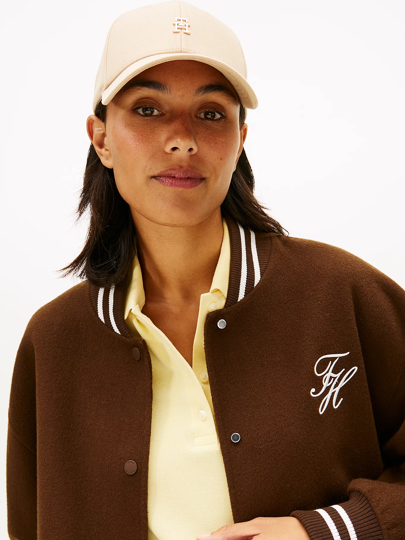 detail Tommy Hilfiger dámska béžová šiltovka