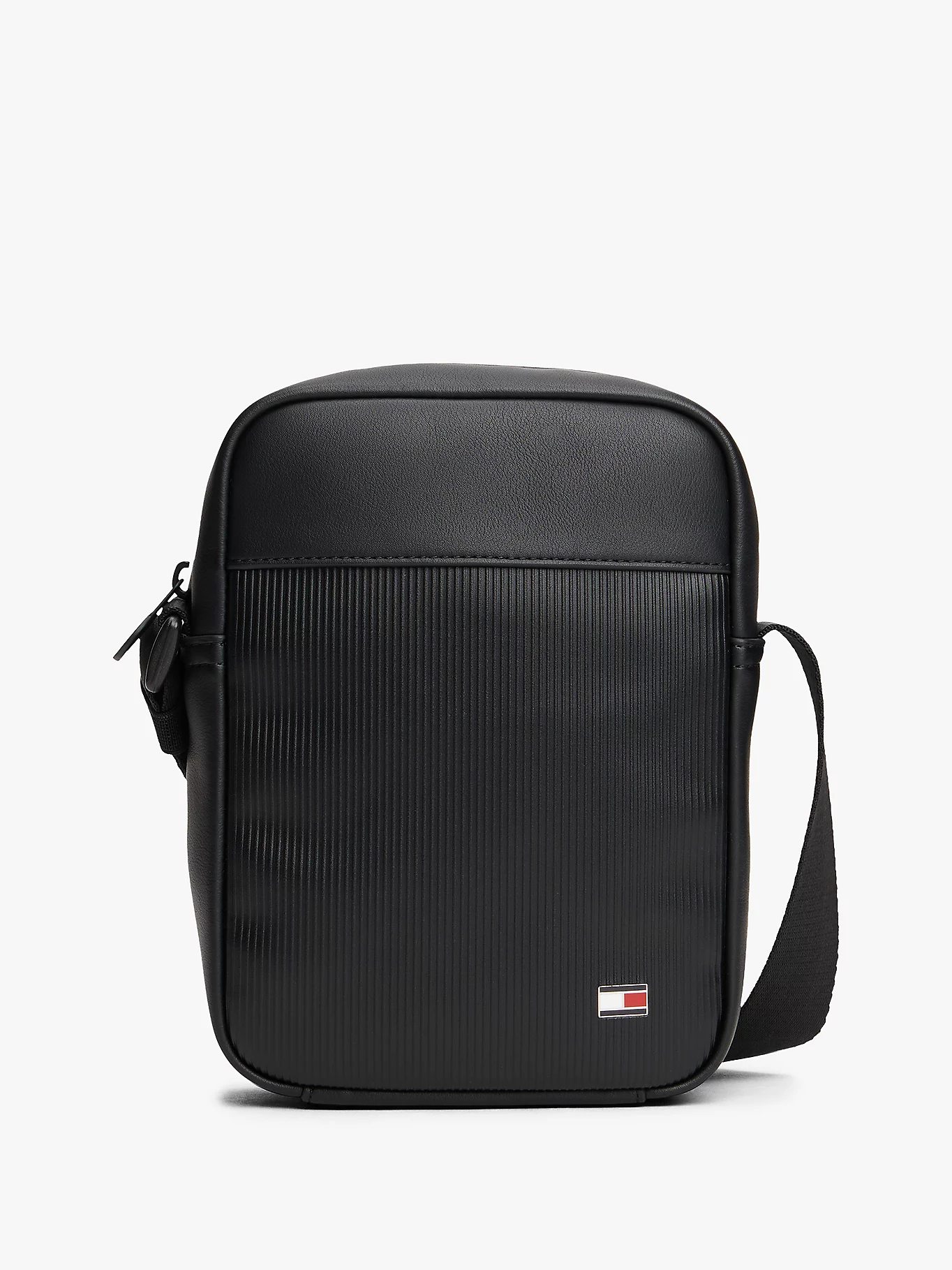 detail Tommy Hilfiger pánska čierna taška cez rameno