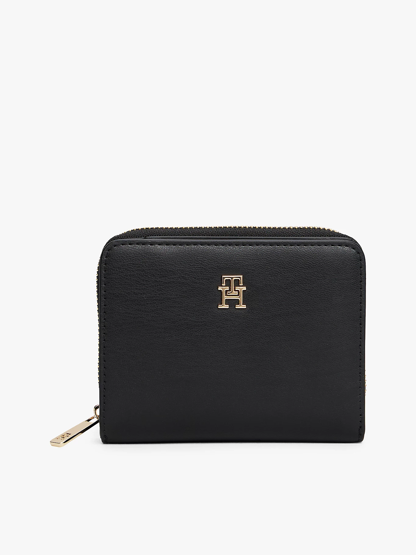 detail Tommy Hilfiger dámska čierna peňaženka