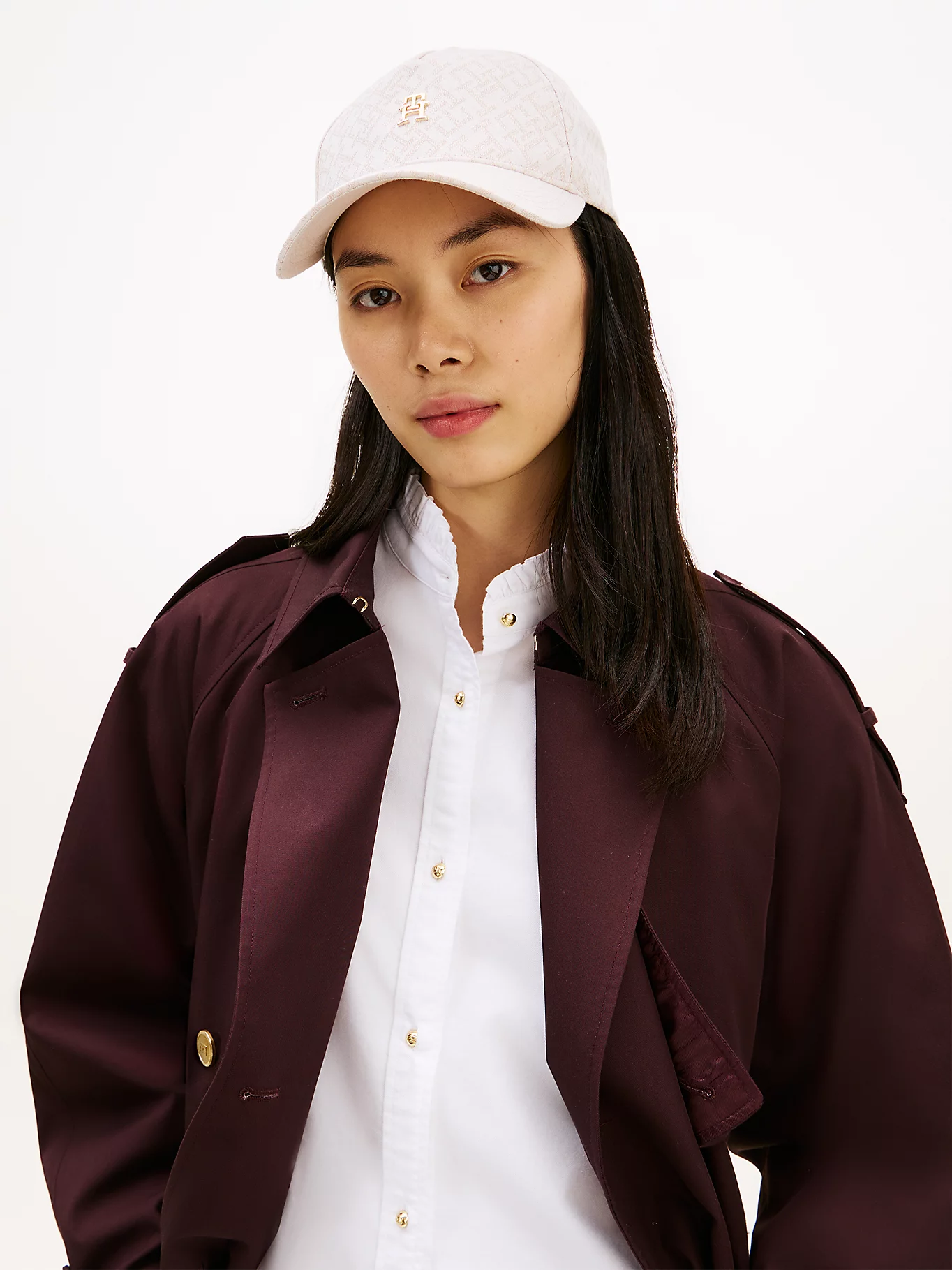 detail Tommy Hilfiger dámska krémová šiltovka
