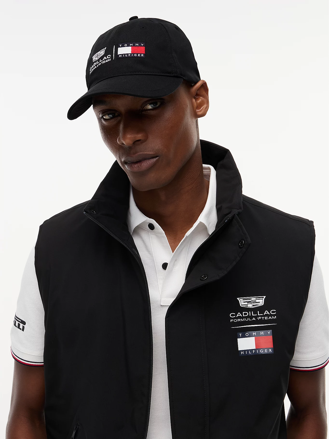 detail Tommy Hilfiger pánska čierna šiltovka
