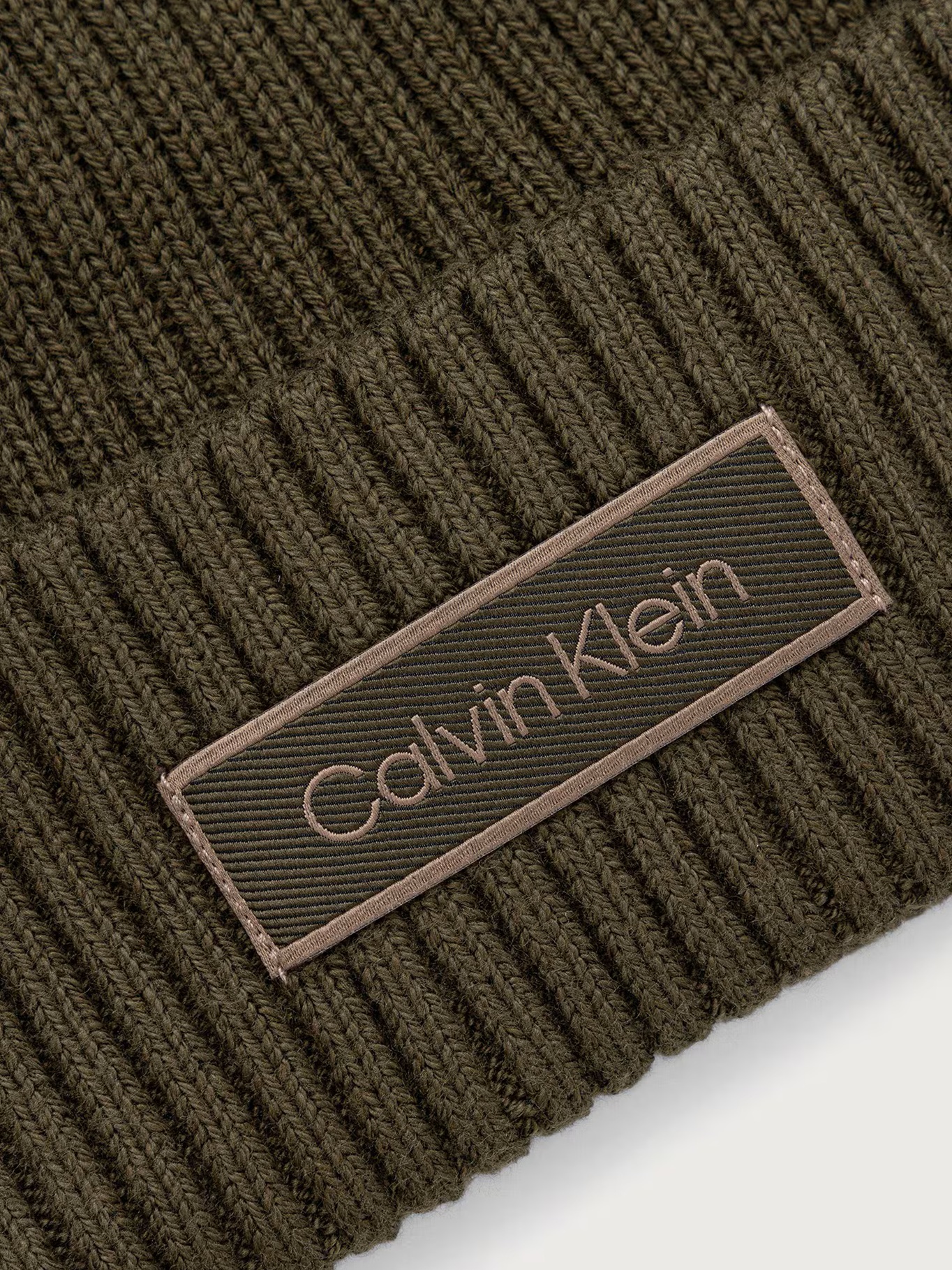 detail Calvin Klein pánska zelená čiapka