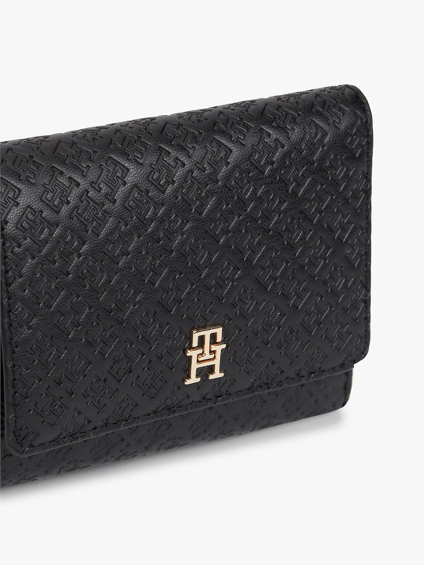 detail Tommy Hilfiger dámska čierna peňaženka