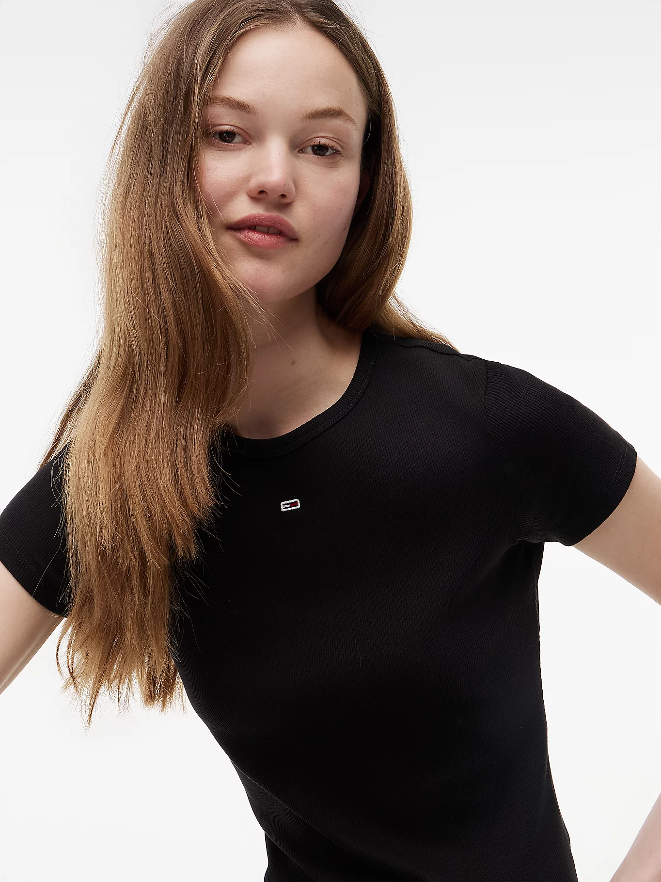 detail Tommy Jeans dámske čierne tričko