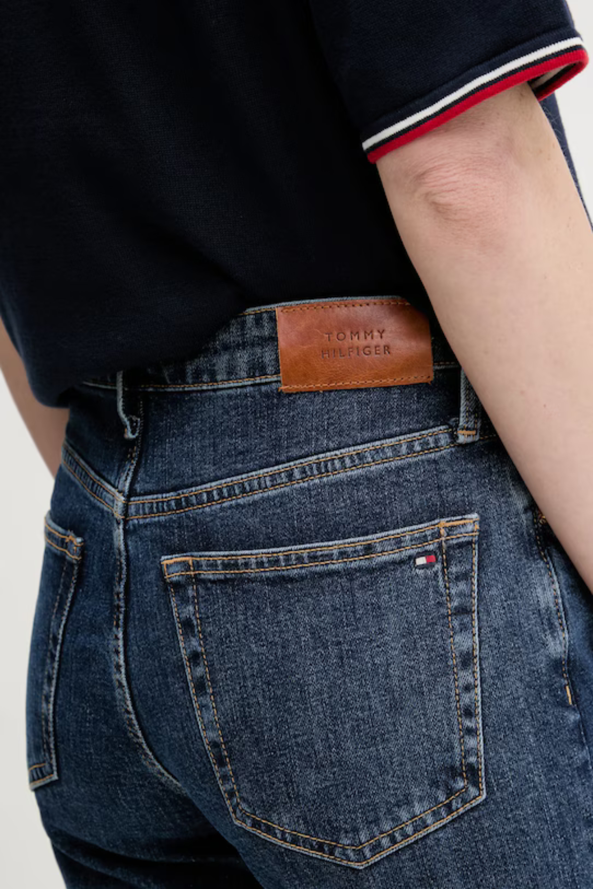 detail Tommy Hilfiger dámske straight džínsy