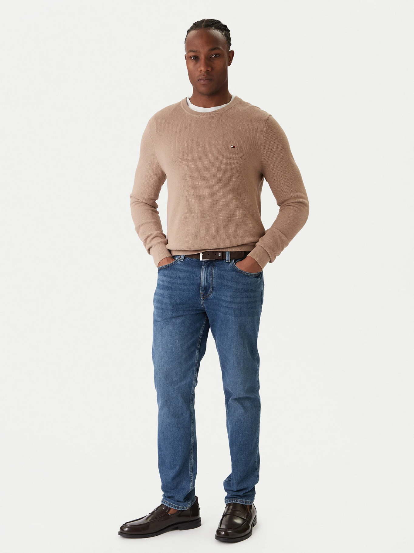 detail Tommy Hilfiger pánsky béžový sveter