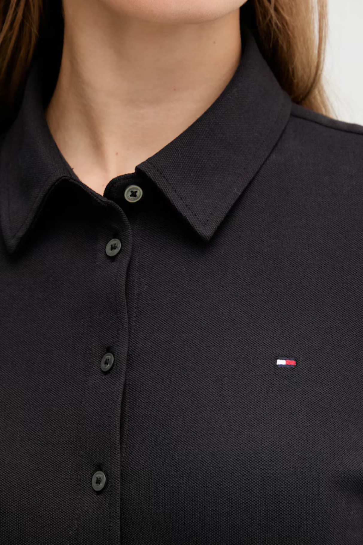 detail Tommy Hilfiger dámska čierna košeľa